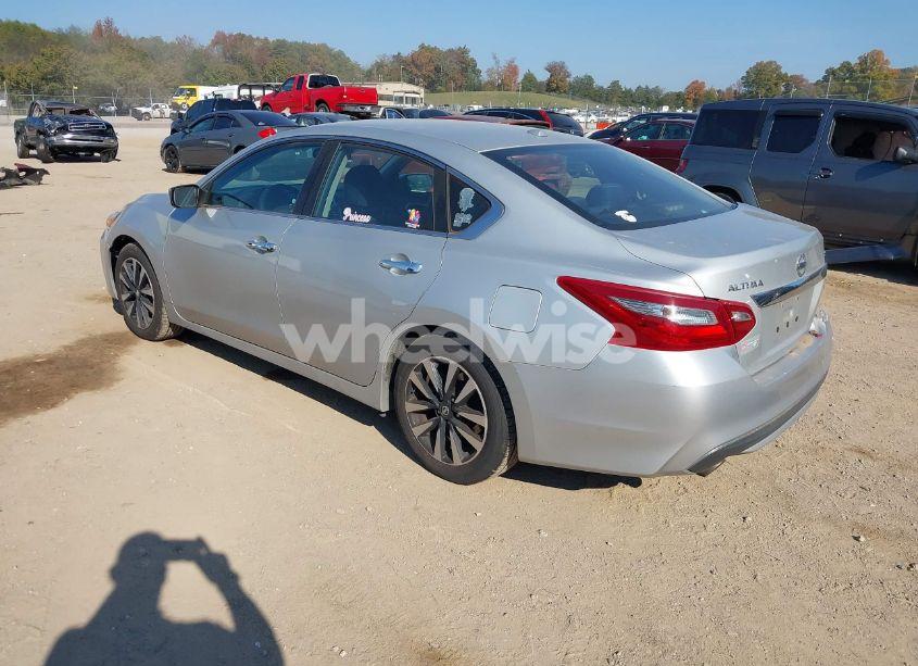 Photo 3 of 2018 Nissan Altima 2.5 SV (VIN 1N4AL3AP6JC108069)