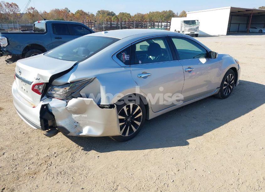 Photo 4 of 2018 Nissan Altima 2.5 SV (VIN 1N4AL3AP6JC108069)