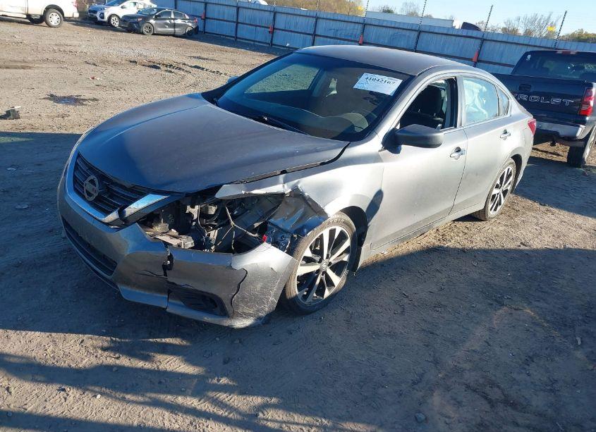 Photo 2 of 2018 Nissan Altima 2.5 SR (VIN 1N4AL3AP6JC108699)