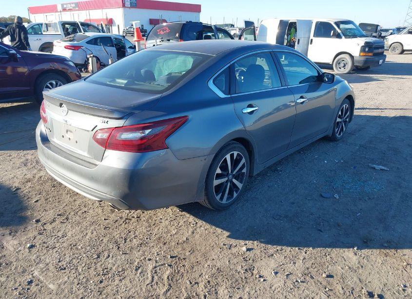 Photo 4 of 2018 Nissan Altima 2.5 SR (VIN 1N4AL3AP6JC108699)