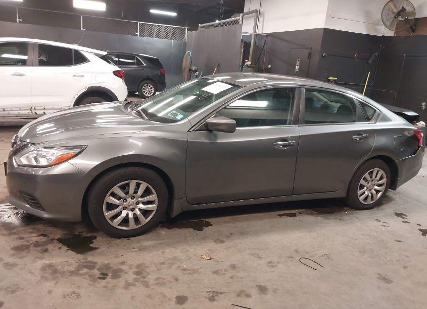 Photo 14 of 2018 Nissan Altima 2.5 S (VIN 1N4AL3AP6JC109514)