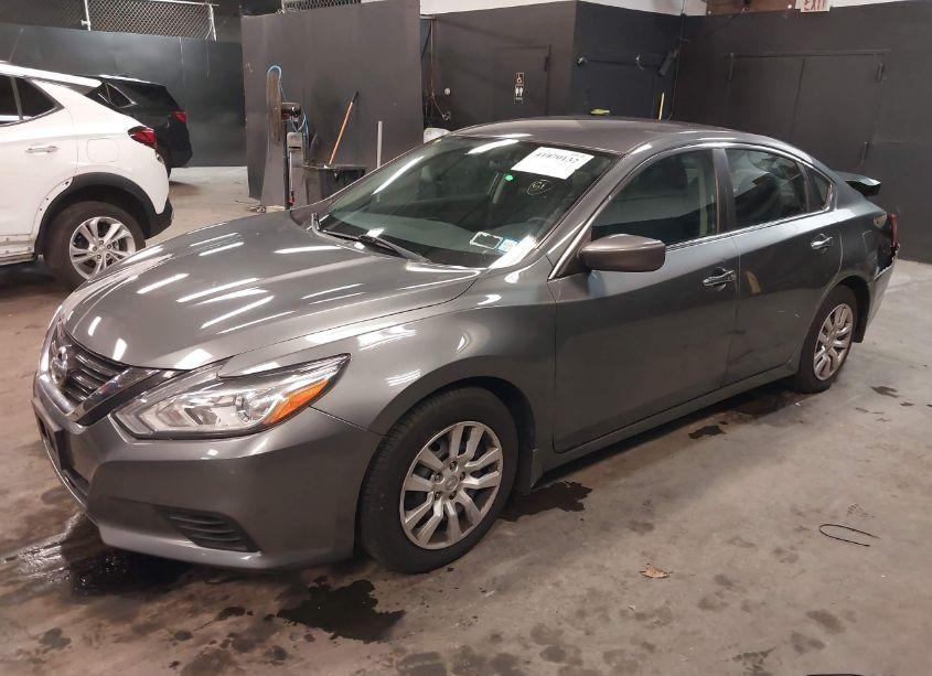 Photo 2 of 2018 Nissan Altima 2.5 S (VIN 1N4AL3AP6JC109514)