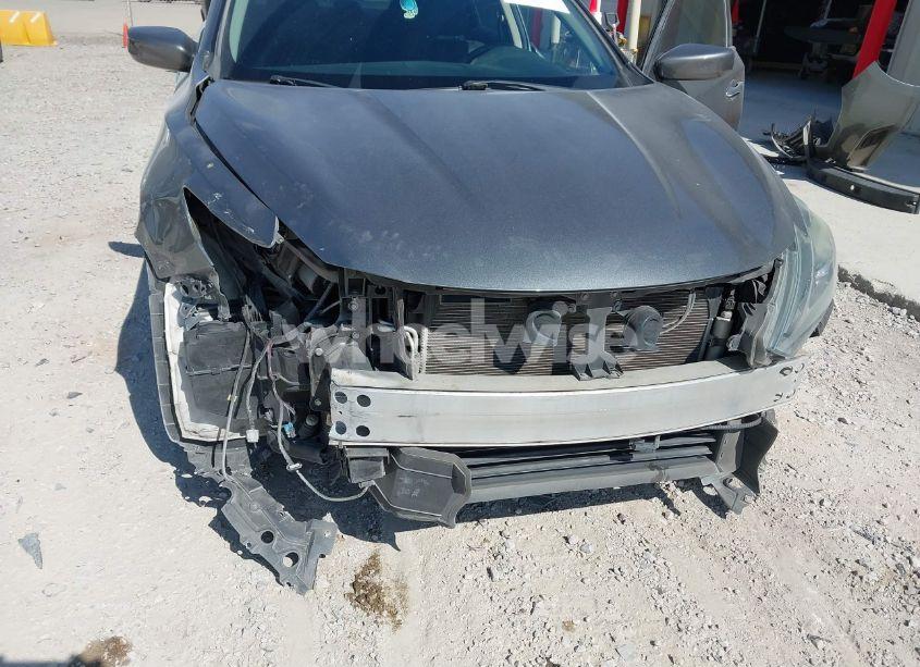 Photo 6 of 2018 Nissan Altima 2.5 SR (VIN 1N4AL3AP6JC118424)