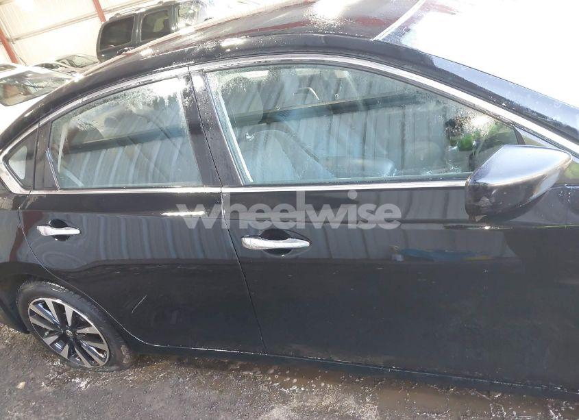 Photo 13 of 2018 Nissan Altima 2.5 SV (VIN 1N4AL3AP6JC125745)