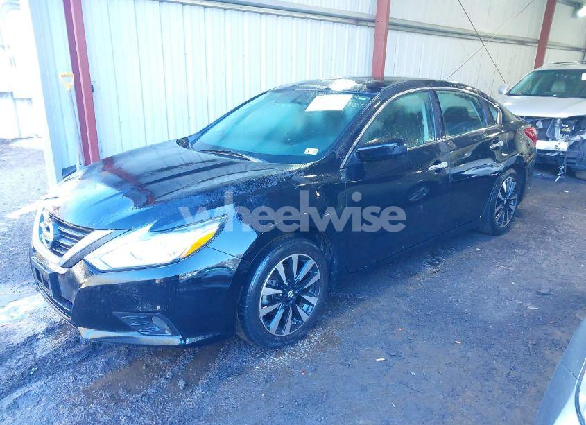 Photo 2 of 2018 Nissan Altima 2.5 SV (VIN 1N4AL3AP6JC125745)