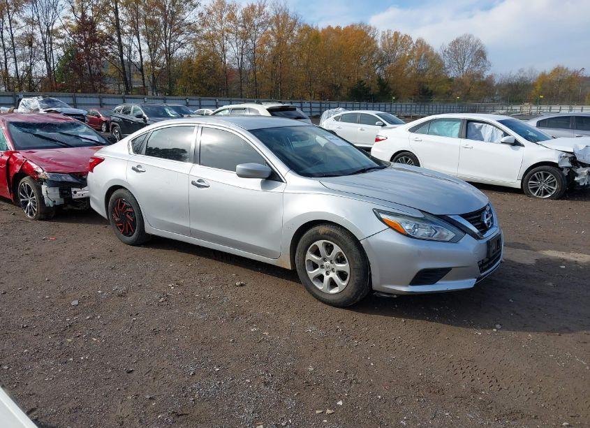 2018 Nissan Altima 2.5 S (VIN 1N4AL3AP6JC126989) main photo