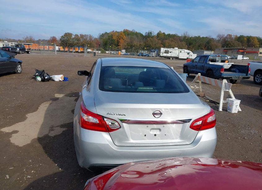 Photo 16 of 2018 Nissan Altima 2.5 S (VIN 1N4AL3AP6JC126989)
