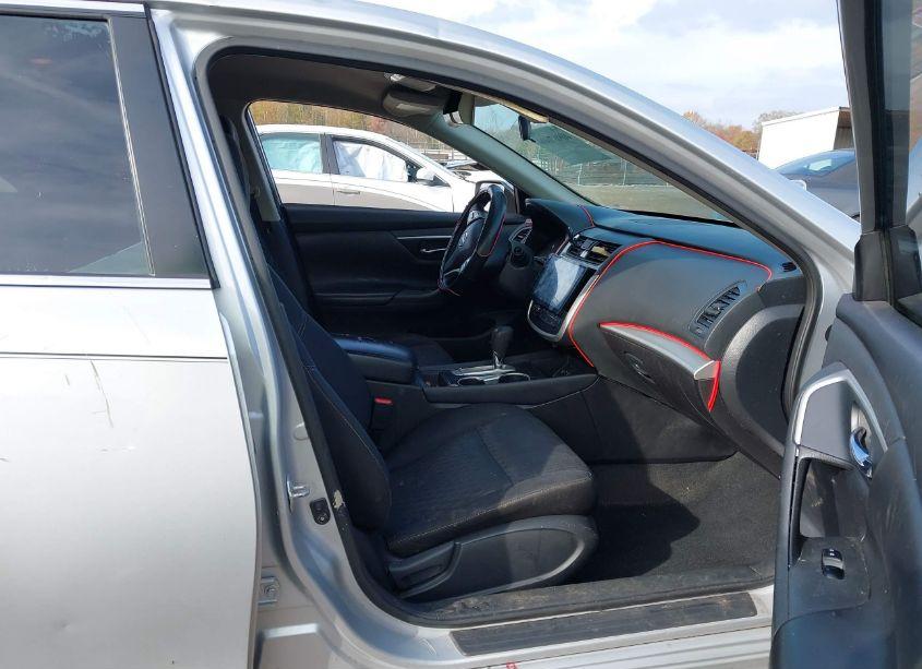 Photo 5 of 2018 Nissan Altima 2.5 S (VIN 1N4AL3AP6JC126989)