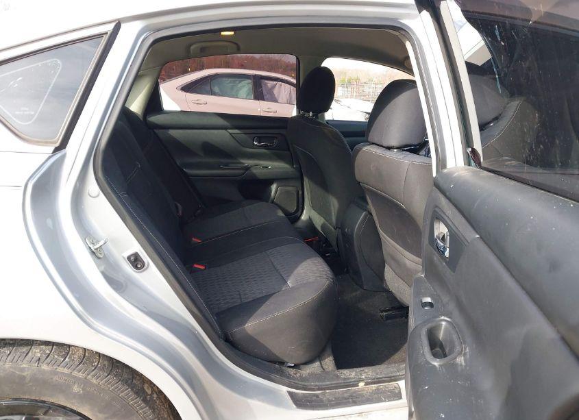 Photo 8 of 2018 Nissan Altima 2.5 S (VIN 1N4AL3AP6JC126989)