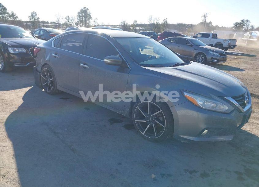 2018 Nissan Altima 2.5 SL (VIN 1N4AL3AP6JC130041) main photo