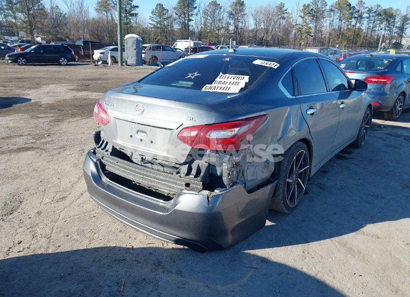 Photo 4 of 2018 Nissan Altima 2.5 SL (VIN 1N4AL3AP6JC130041)