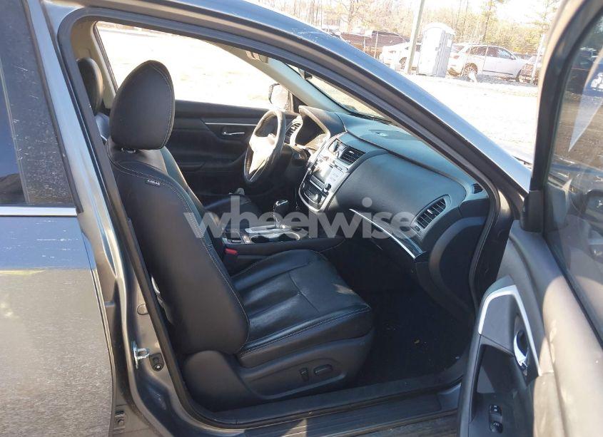 Photo 5 of 2018 Nissan Altima 2.5 SL (VIN 1N4AL3AP6JC130041)