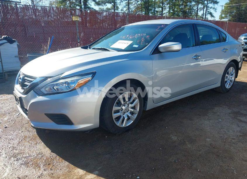 Photo 2 of 2018 Nissan Altima 2.5 S (VIN 1N4AL3AP6JC130282)