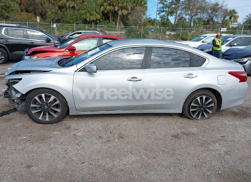 Photo 14 of 2018 Nissan Altima 2.5 SV (VIN 1N4AL3AP6JC130296)