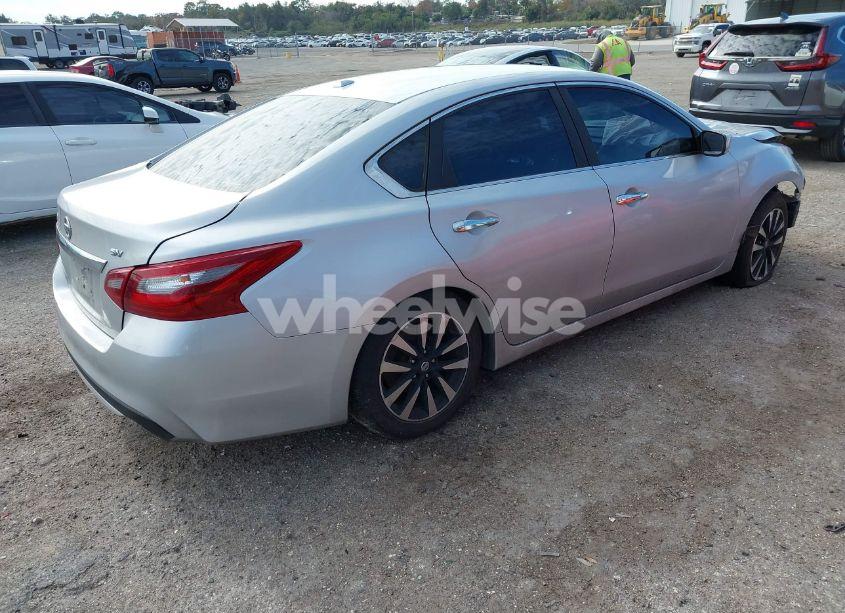 Photo 4 of 2018 Nissan Altima 2.5 SV (VIN 1N4AL3AP6JC130296)