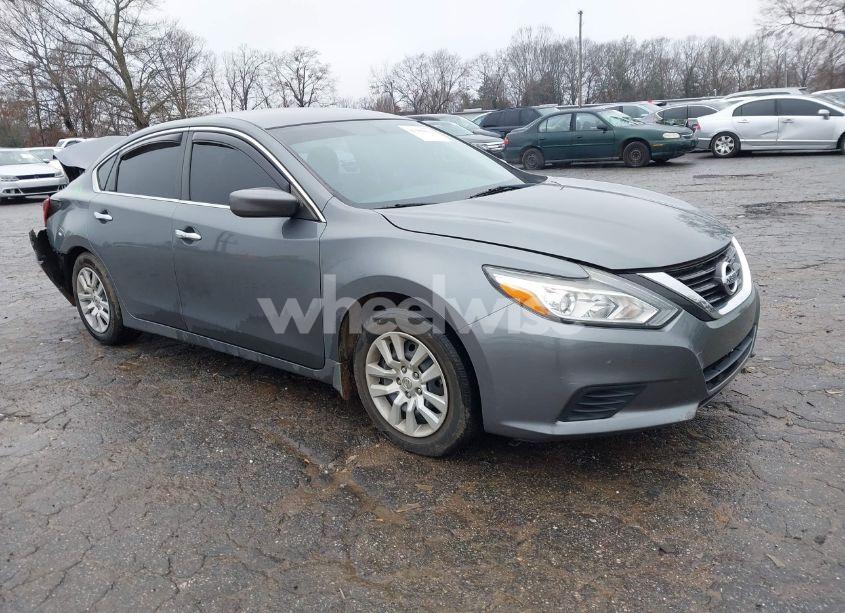2018 Nissan Altima 2.5 S (VIN 1N4AL3AP6JC135059) main photo