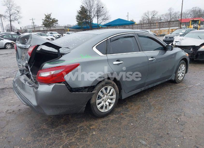 Photo 4 of 2018 Nissan Altima 2.5 S (VIN 1N4AL3AP6JC135059)