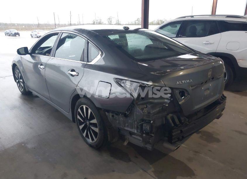 Photo 3 of 2018 Nissan Altima 2.5 SL (VIN 1N4AL3AP6JC142058)