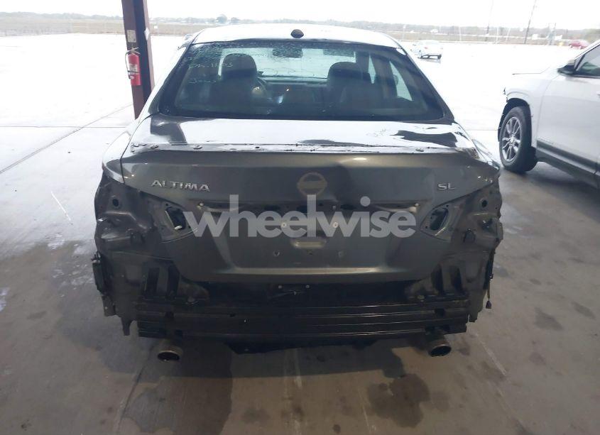 Photo 6 of 2018 Nissan Altima 2.5 SL (VIN 1N4AL3AP6JC142058)