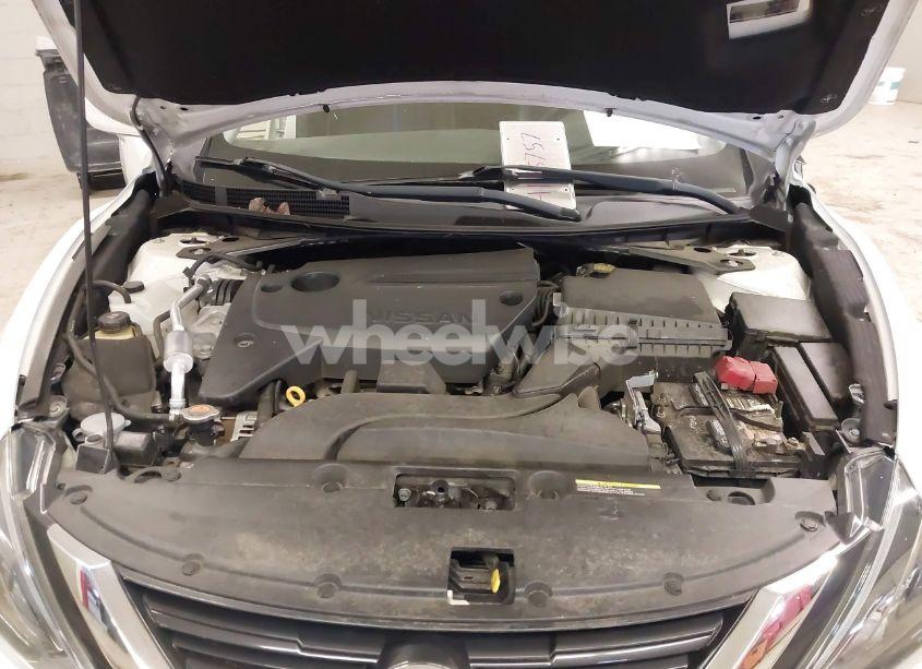 Photo 10 of 2018 Nissan Altima 2.5 SR (VIN 1N4AL3AP6JC142853)
