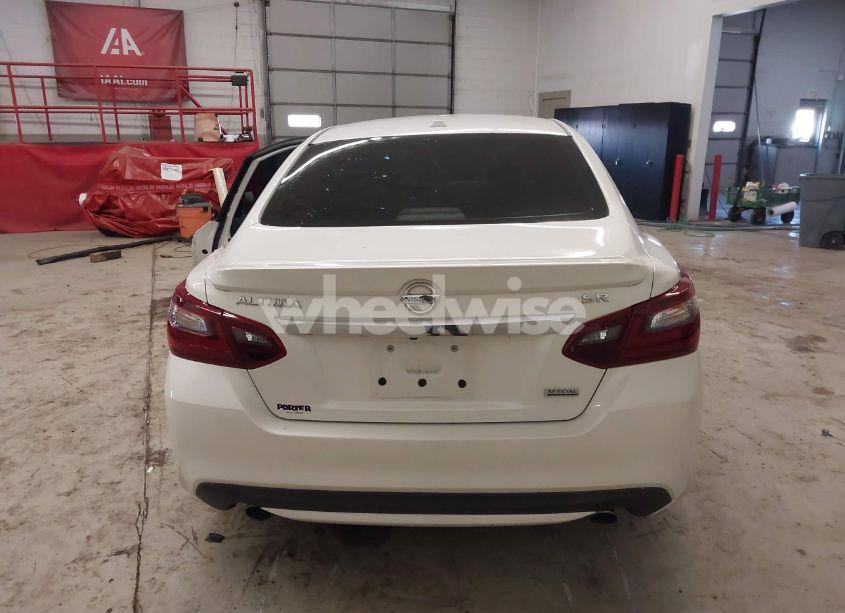 Photo 16 of 2018 Nissan Altima 2.5 SR (VIN 1N4AL3AP6JC142853)