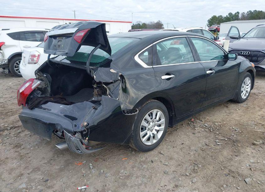 Photo 4 of 2018 Nissan Altima 2.5 S (VIN 1N4AL3AP6JC143808)