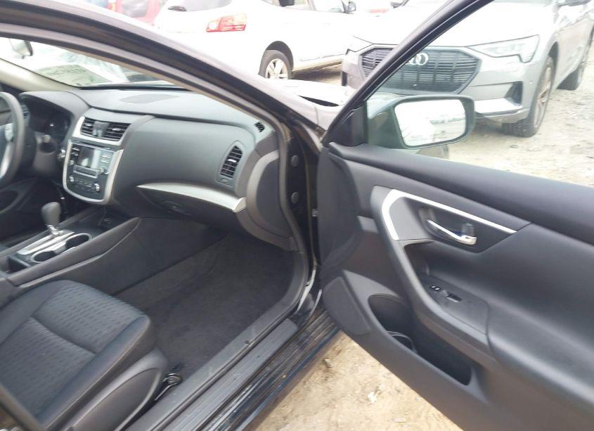 Photo 5 of 2018 Nissan Altima 2.5 S (VIN 1N4AL3AP6JC143808)