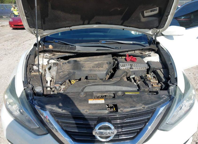 Photo 10 of 2018 Nissan Altima 2.5 S (VIN 1N4AL3AP6JC151827)