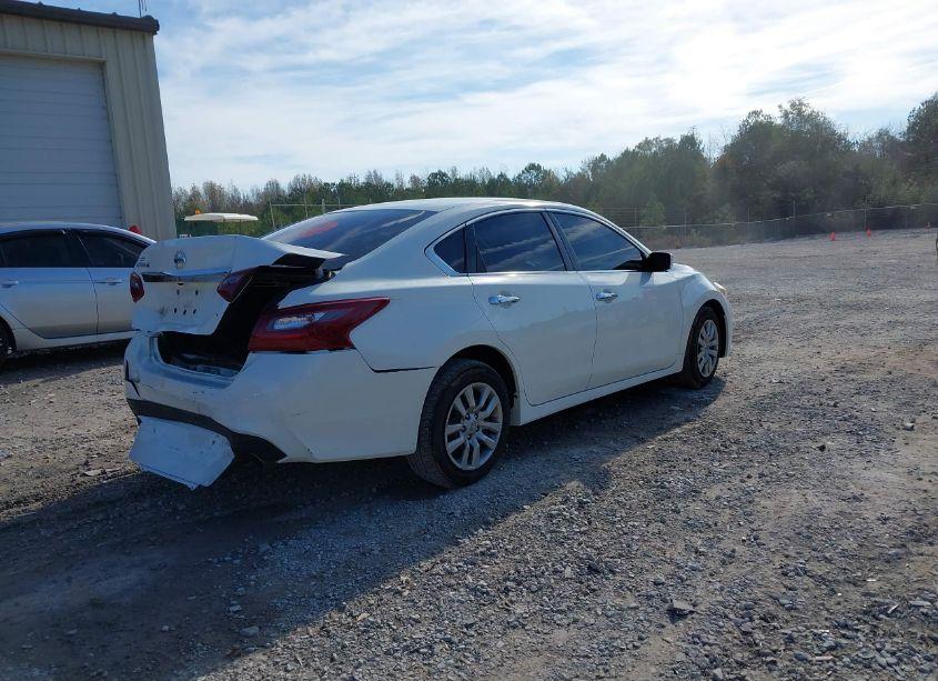 Photo 4 of 2018 Nissan Altima 2.5 S (VIN 1N4AL3AP6JC151827)