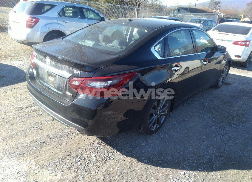 Photo 4 of 2018 Nissan Altima 2.5 SR (VIN 1N4AL3AP6JC152766)