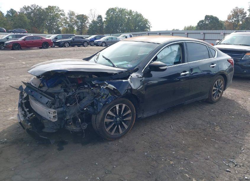 Photo 2 of 2018 Nissan Altima 2.5 SL (VIN 1N4AL3AP6JC162746)