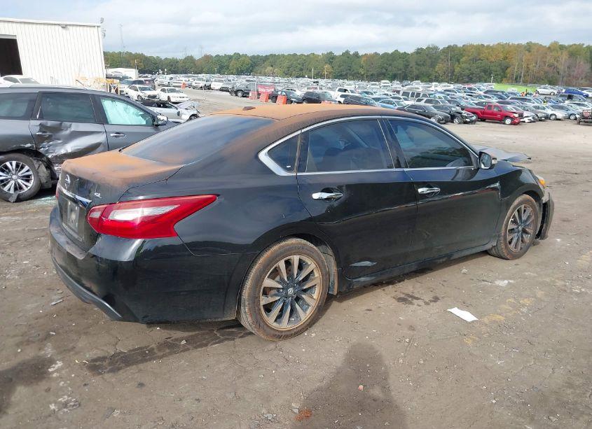 Photo 4 of 2018 Nissan Altima 2.5 SL (VIN 1N4AL3AP6JC162746)