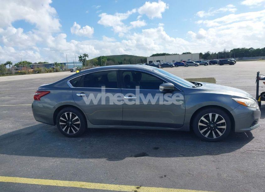 Photo 13 of 2018 Nissan Altima 2.5 SL (VIN 1N4AL3AP6JC167865)