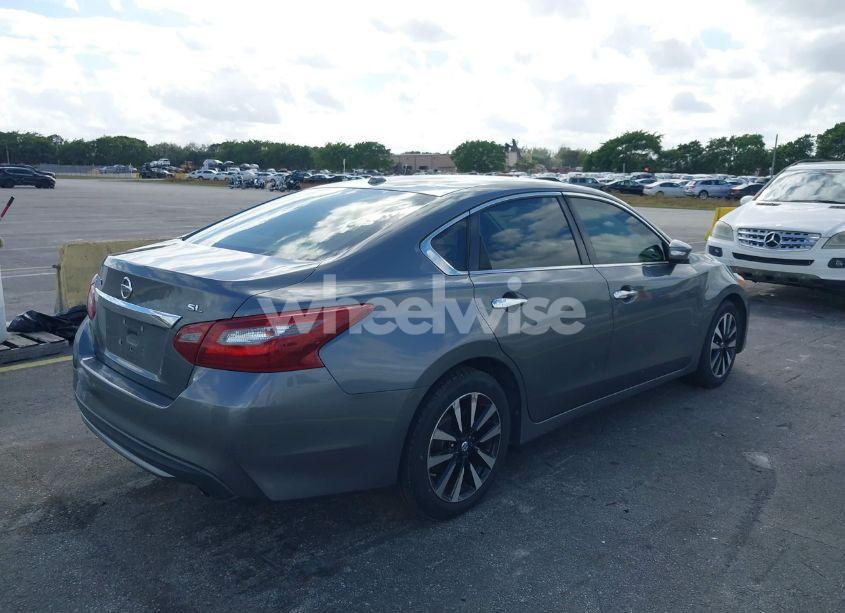 Photo 4 of 2018 Nissan Altima 2.5 SL (VIN 1N4AL3AP6JC167865)