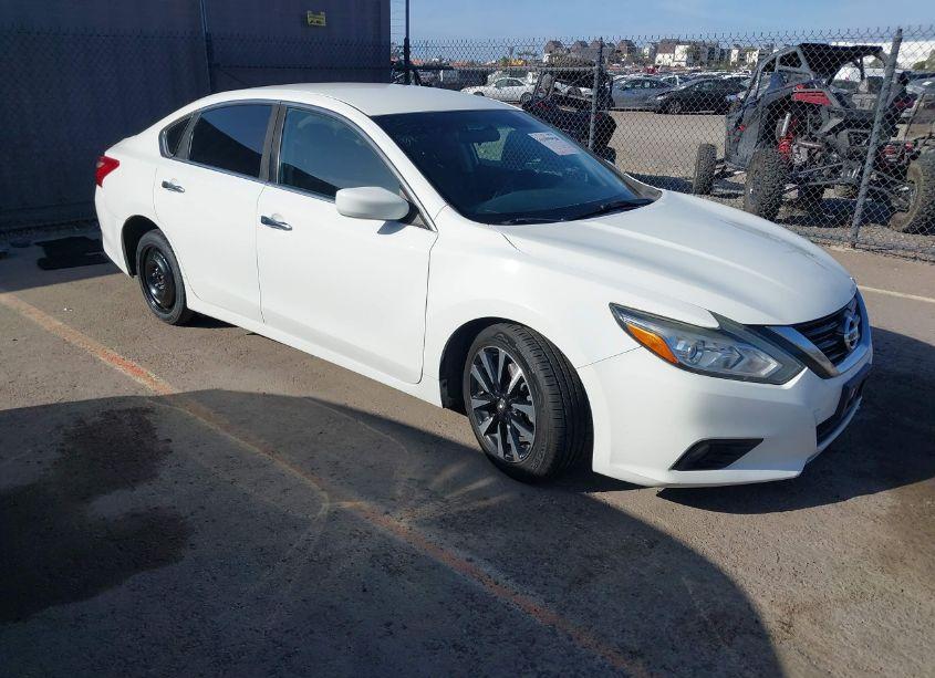 2018 Nissan Altima 2.5 SV (VIN 1N4AL3AP6JC173200) main photo