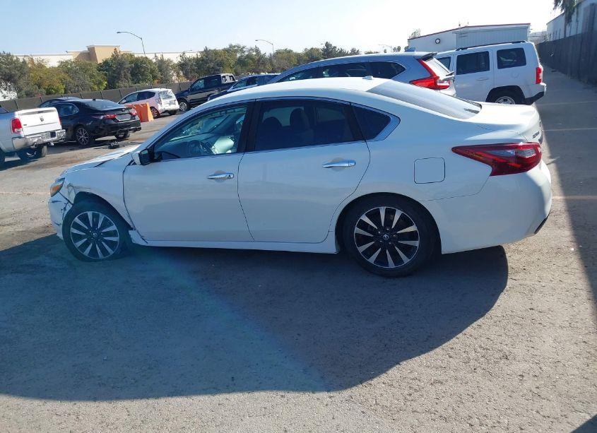 Photo 15 of 2018 Nissan Altima 2.5 SV (VIN 1N4AL3AP6JC173200)