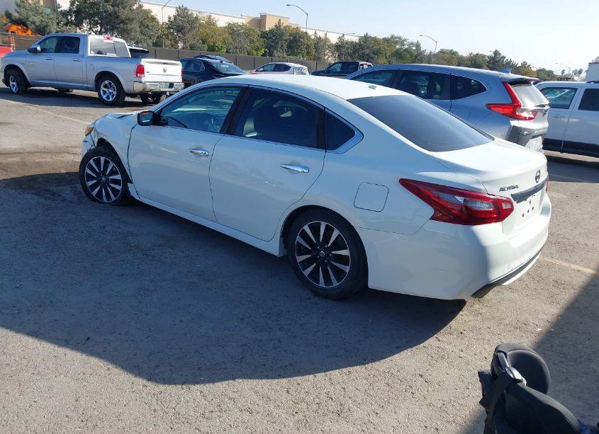 Photo 3 of 2018 Nissan Altima 2.5 SV (VIN 1N4AL3AP6JC173200)