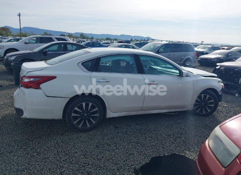 Photo 13 of 2018 Nissan Altima 2.5 SV (VIN 1N4AL3AP6JC173276)