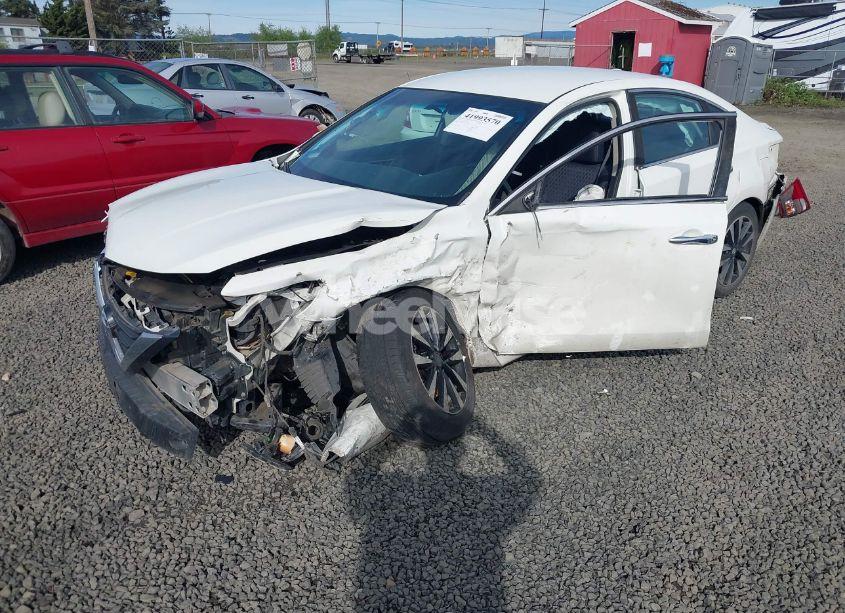 Photo 2 of 2018 Nissan Altima 2.5 SV (VIN 1N4AL3AP6JC173276)