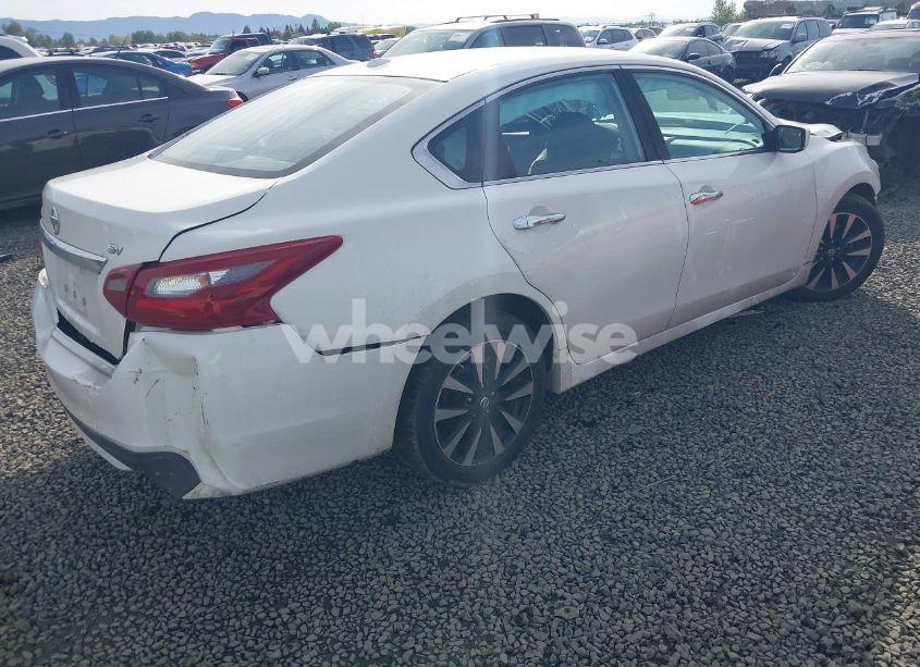 Photo 4 of 2018 Nissan Altima 2.5 SV (VIN 1N4AL3AP6JC173276)