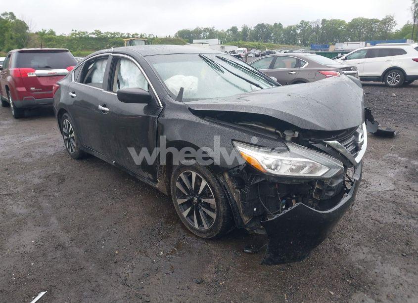 2018 Nissan Altima 2.5 SV (VIN 1N4AL3AP6JC178185) main photo