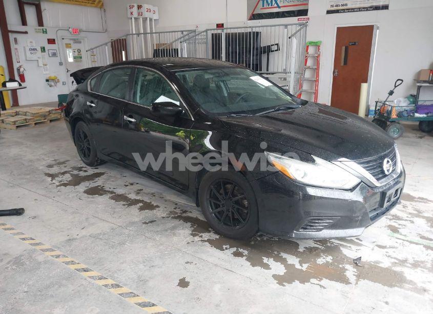 2018 Nissan Altima 2.5 S (VIN 1N4AL3AP6JC182012) main photo