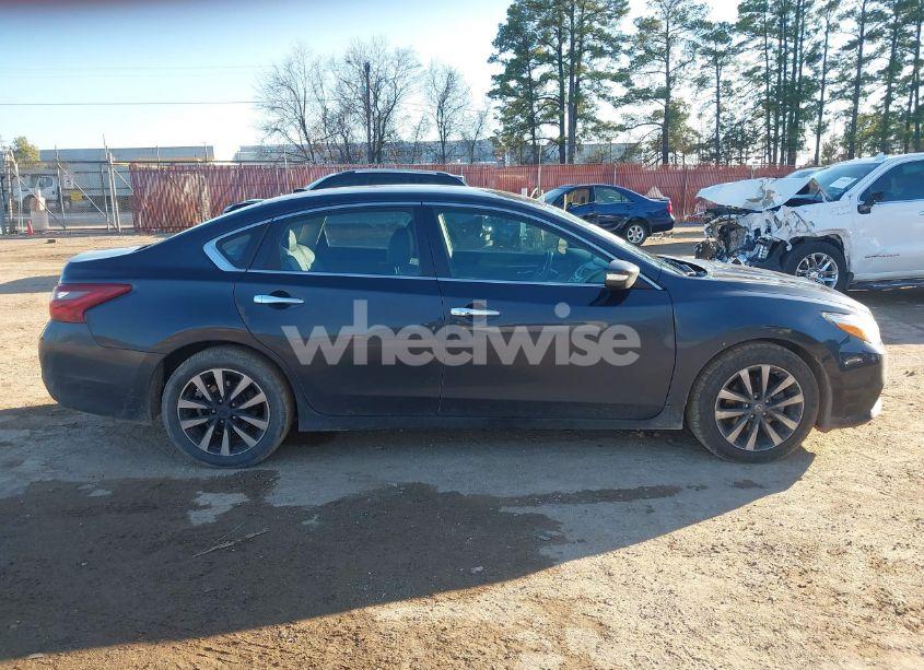 Photo 13 of 2018 Nissan Altima 2.5 SL (VIN 1N4AL3AP6JC183791)