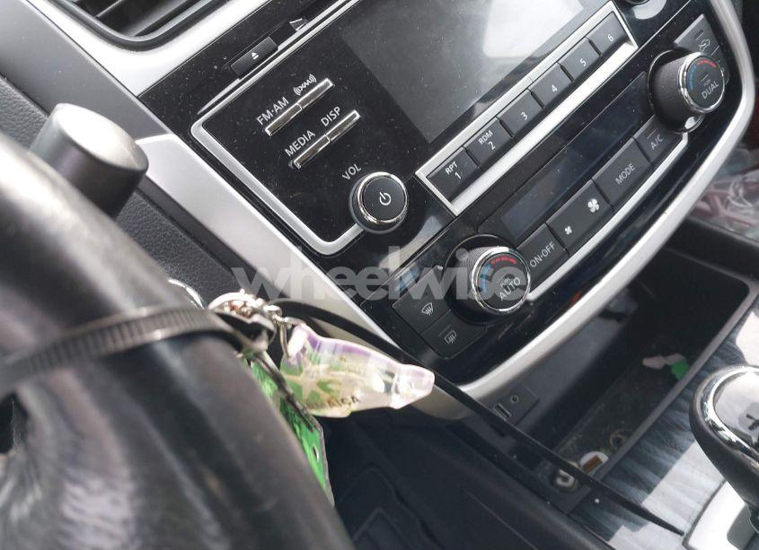 Photo 11 of 2018 Nissan Altima 2.5 SL (VIN 1N4AL3AP6JC184830)