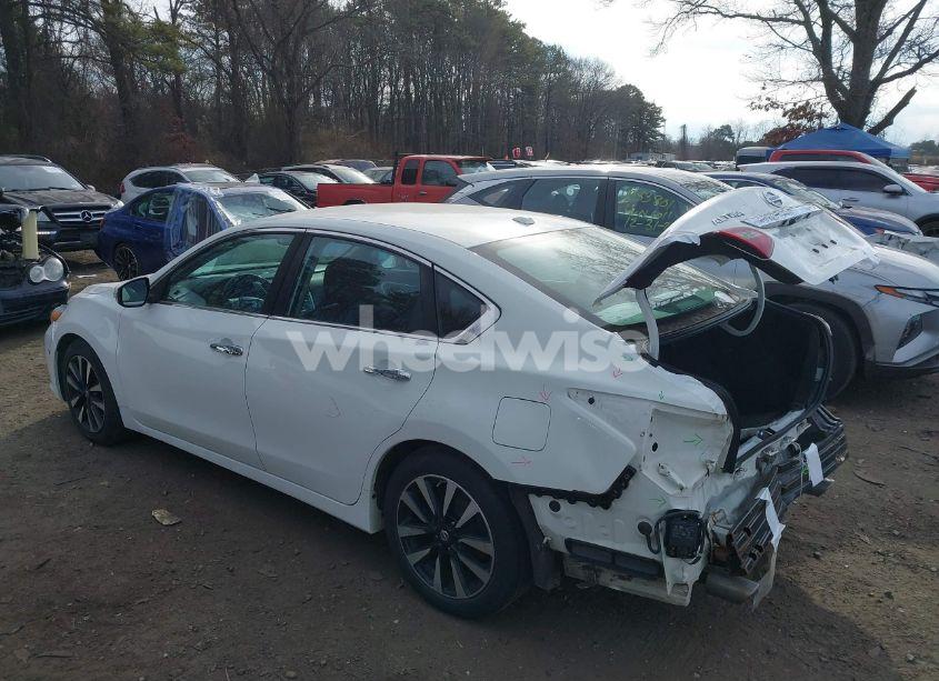 Photo 14 of 2018 Nissan Altima 2.5 SL (VIN 1N4AL3AP6JC184830)