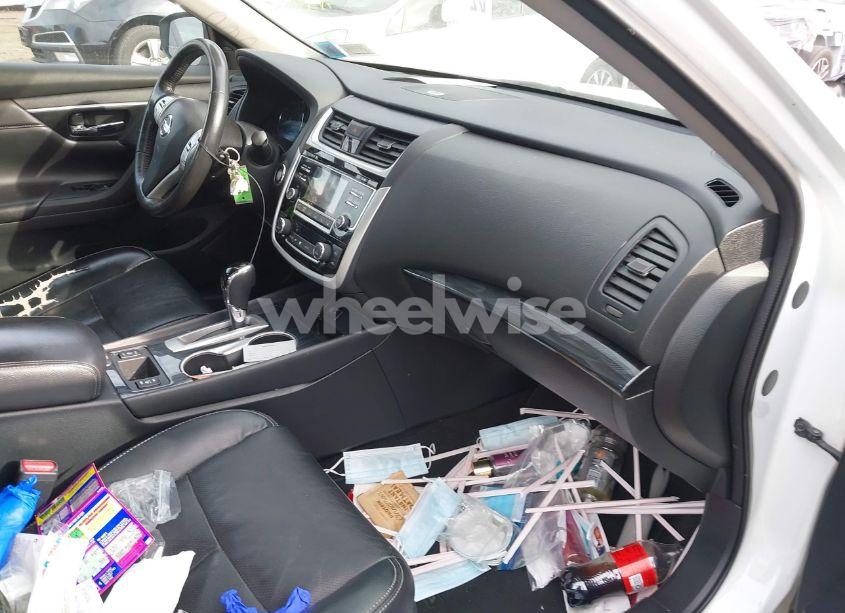 Photo 5 of 2018 Nissan Altima 2.5 SL (VIN 1N4AL3AP6JC184830)