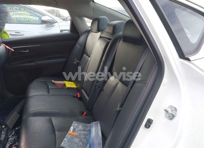 Photo 8 of 2018 Nissan Altima 2.5 SL (VIN 1N4AL3AP6JC184830)