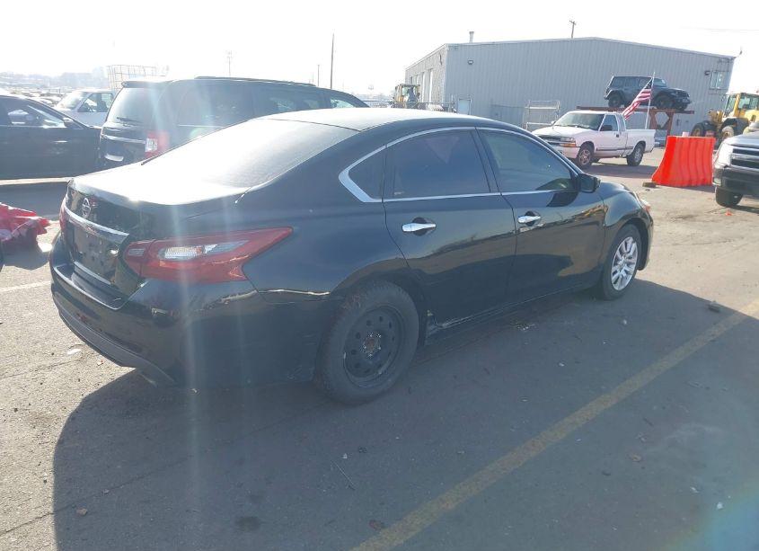 Photo 4 of 2018 Nissan Altima 2.5 S (VIN 1N4AL3AP6JC187419)