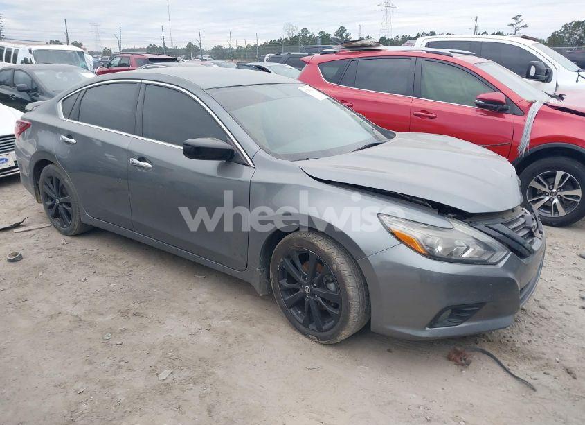 2018 Nissan Altima 2.5 SR (VIN 1N4AL3AP6JC192183) main photo