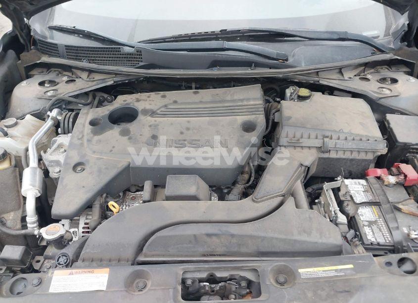 Photo 10 of 2018 Nissan Altima 2.5 SR (VIN 1N4AL3AP6JC192183)